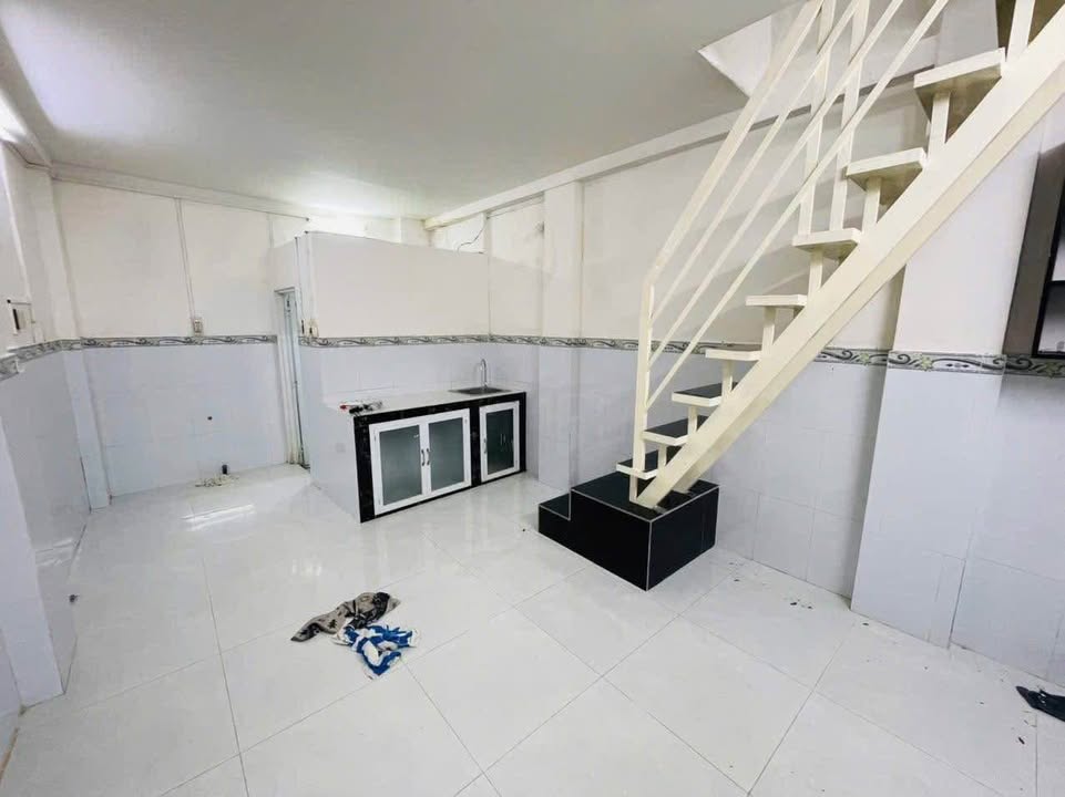 Nhà bán Quận 10 - 20m² giá 3.45 tỷ - Vị trí sầm uất gần phố ẩm thực!