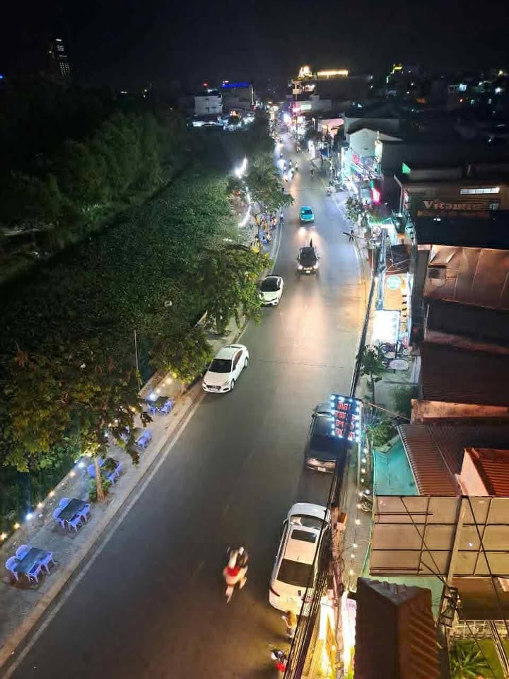 Nhà mặt tiền cho thuê tại khu ẩm thực phố đêm Ninh Kiều - 260m² giá 35 triệu/tháng