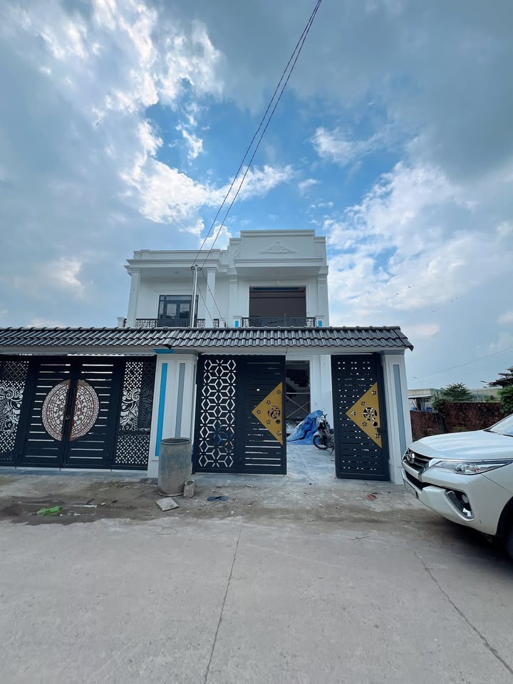 Nhà phố Trảng Bom 100m² giá 2 tỷ - Sổ đỏ chính chủ, gần chợ Phú Sơn