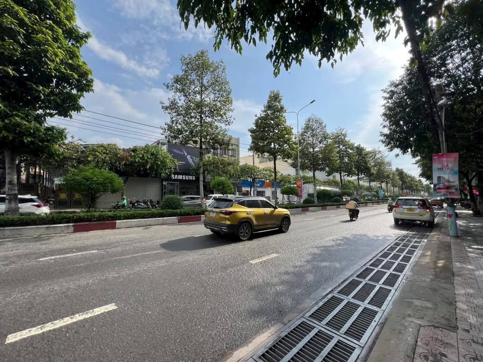 Nhà mặt tiền đường Đồng Khởi Biên Hòa 200m² giá 29 tỷ - Nguồn thu nhập ổn định 65 triệu/tháng!