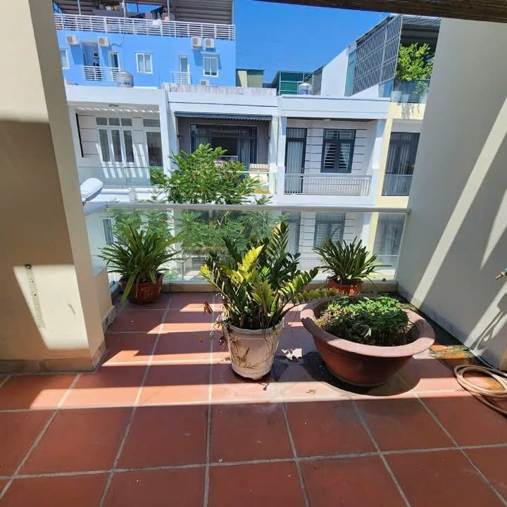 Nhà phố KĐT Lê Hồng Phong 2 Nha Trang 64m² giá 7.99 tỷ - Sổ đỏ chính chủ, hoàn công đầy đủ!