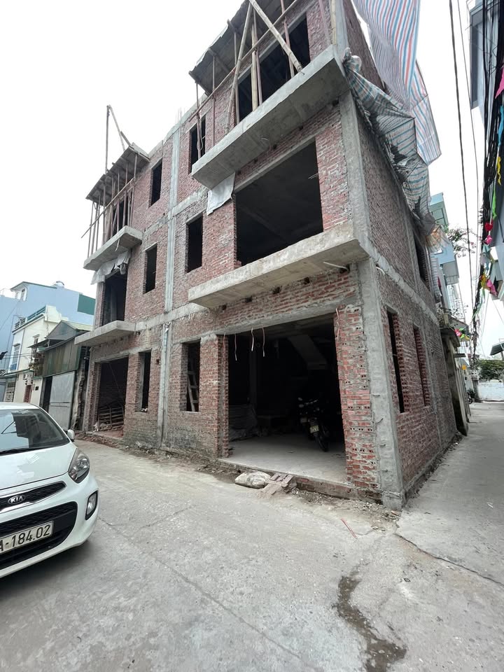 Nhà 3 tầng Kỳ Bá, Thái Bình 40m² giá 3 tỷ - Vị trí đắc địa, ô tô tránh nhau!