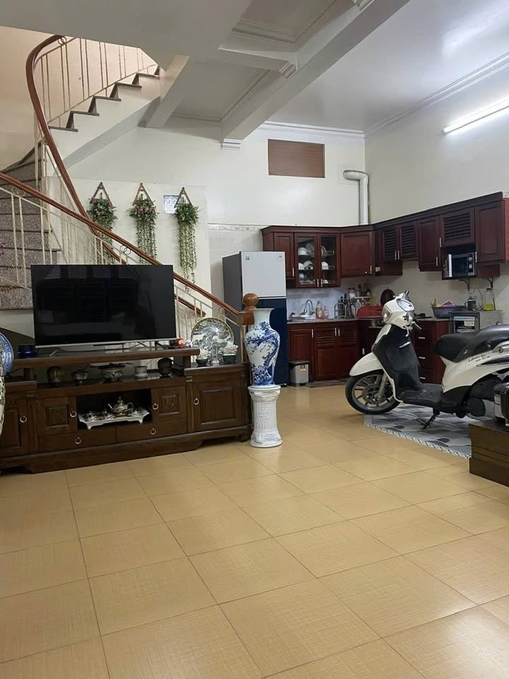 Nhà 3 tầng Độc Lập ngõ 282 Đà Nẵng, 46m² giá 3.05 tỷ - Ô tô đỗ cửa, chính chủ!