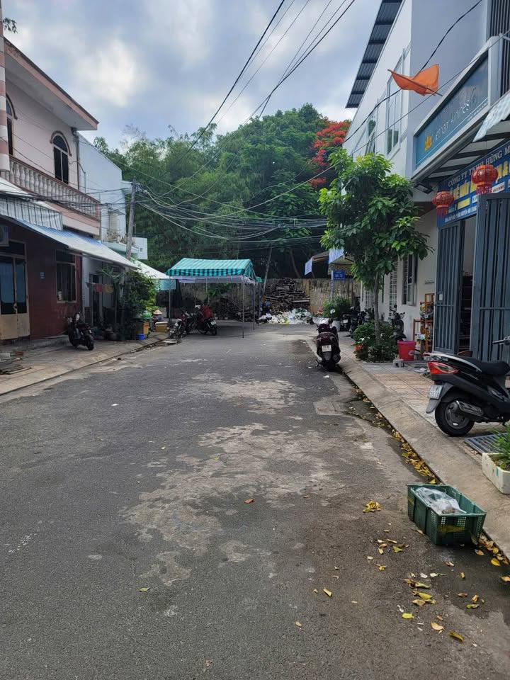 Đất tặng nhà cấp 4 đường Ấp Bắc, Nha Trang 76,7m² giá 5,85 tỷ - Gần biển, an ninh tốt!