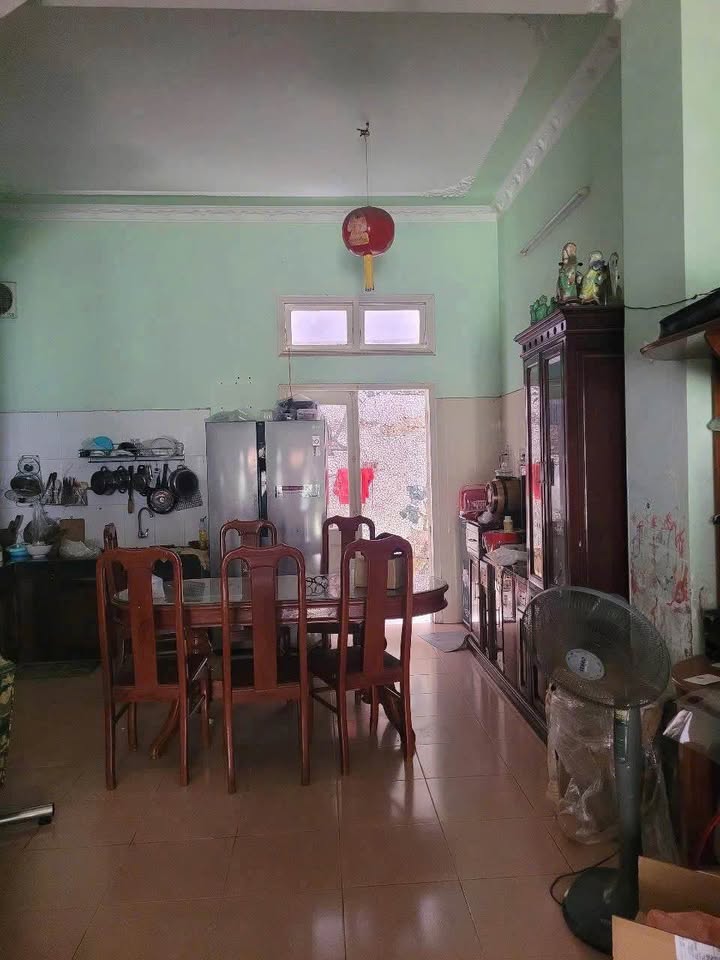 Nhà cho thuê 1 trệt 1 lầu đường Võ Văn Tần, 2 phòng ngủ giá 8 triệu - Phù hợp cho gia đình