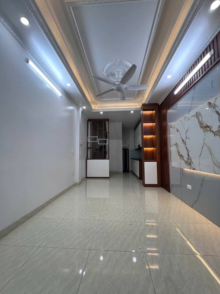 Nhà 6 tầng Phúc Xá 35m² giá 6.4 tỷ - Đẹp, chắc chắn, sổ đỏ chính chủ!