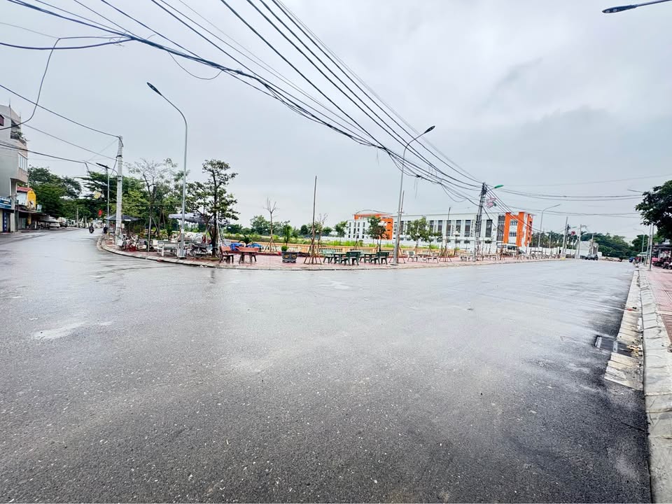 Đất nền Nam Hồng Đông Anh 60m² giá thỏa thuận - Ba mặt thoáng view hồ tuyệt đẹp!