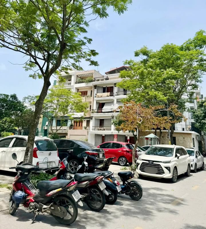 Nhà 7 tầng thang máy 35m² Phương Canh, Nam Từ Liêm giá chỉ 7 tỷ - Sẵn sàng vào ở!