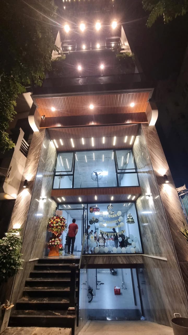 Cho thuê mặt bằng thang máy tại Thanh Am, Long Biên 300m² - Địa điểm lý tưởng cho doanh nghiệp!