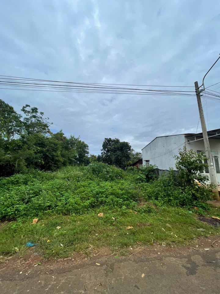 Đất nền mặt tiền KA2 Eatu P Tân An 222m² giá 2.15 tỷ - Vị trí đắc địa cho đầu tư!