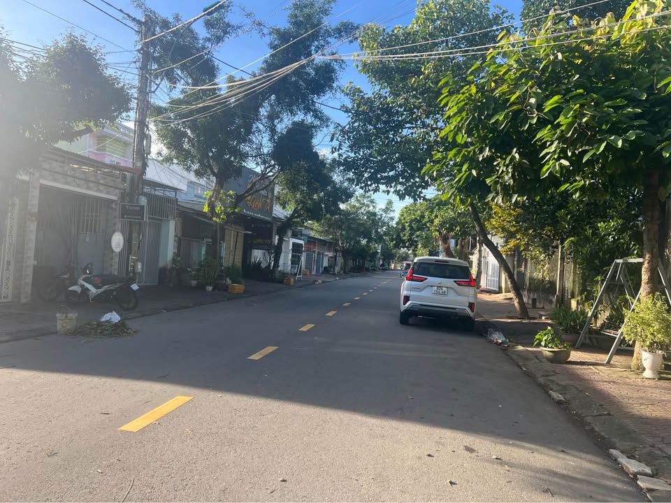 Nhà cấp 4 đường Trần Cao Vân, phường Thống Nhất, 135m² giá chỉ 1 tỷ - Cơ hội sở hữu ngay!