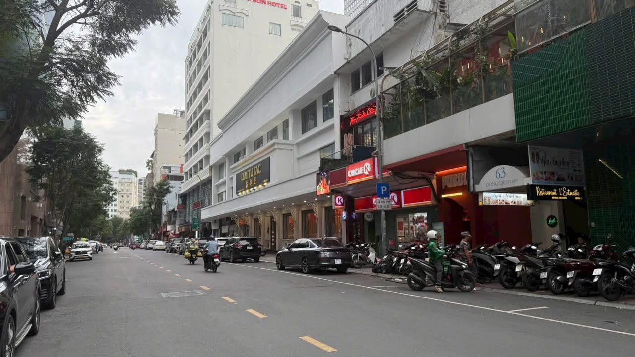 Cho thuê mặt bằng tầng trệt đường Đông Du Quận 1 - Diện tích 108m² - Nhà trống sẵn sàng giao ngay!