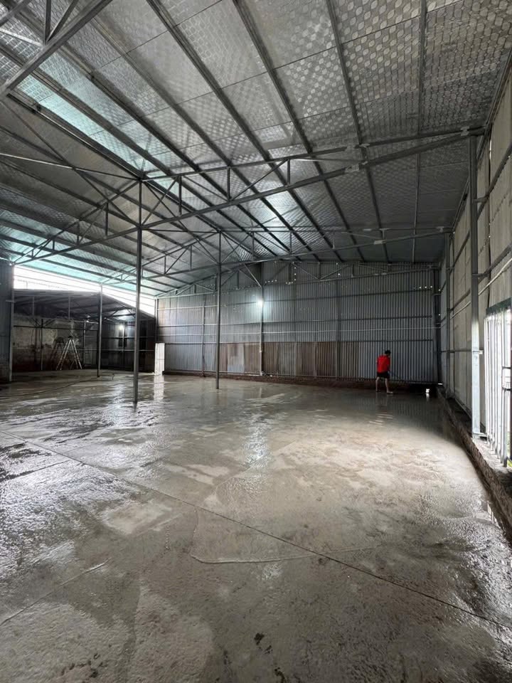 Kho cho thuê tại Cự Khối, Long Biên 500m² giá 22.5 triệu - Tiện nghi đầy đủ!