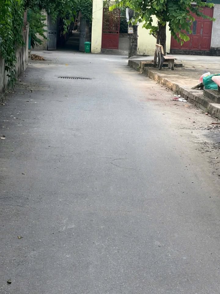 Đất nền Nam Phù, Thanh Trì 50.2m² giá 3.5 tỷ - Sổ đỏ chính chủ, giao dịch ngay!