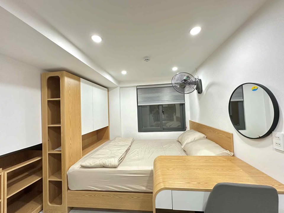 Studio cho thuê Tôn Thất Tùng Q1 - 2 cửa sổ trời, Full nội thất mới 100%