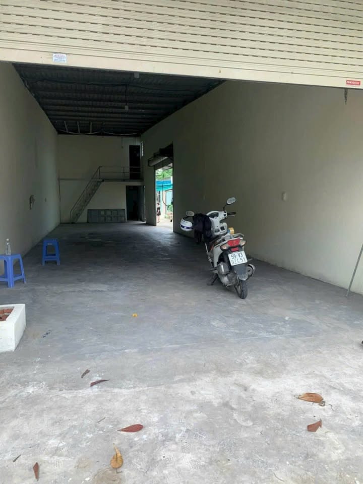 Nhà kho cho thuê 2 mặt tiền Thạnh Xuân, Q.12, 135m² - Hẻm xe tải lớn, giá 11 triệu/tháng!