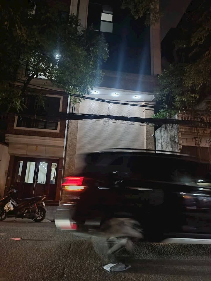 FrontHouse Hoàng Văn Thái 100m² giá 30 tỷ - Tiềm năng phát triển lớn!