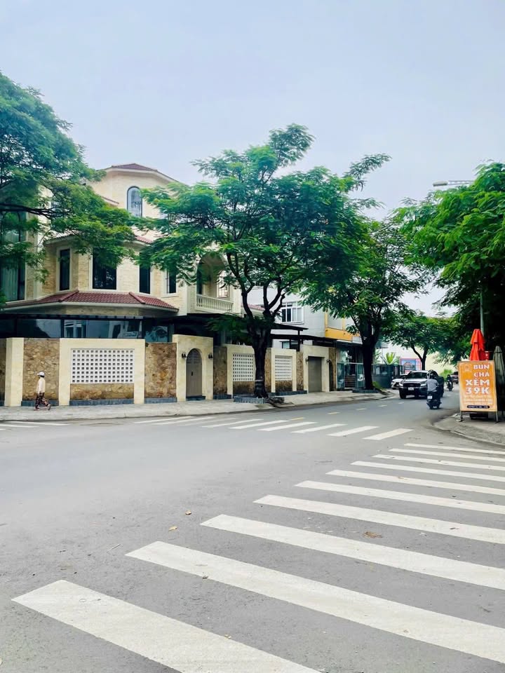 Bán đất nền biệt thự mặt tiền đường 54, KDC Đông Thủ Thiêm, Quận 2 - Giá tốt, vị trí đắc địa!