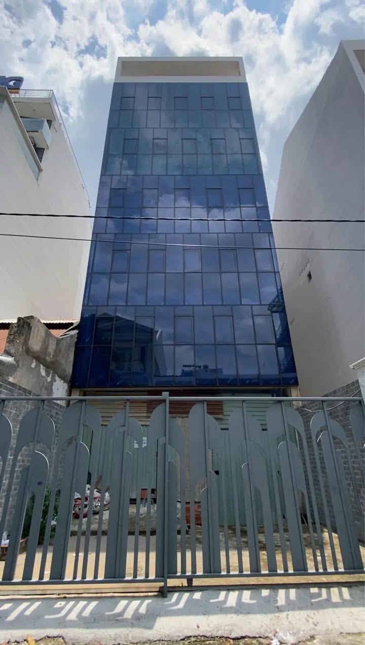 Bán tòa nhà mặt tiền Phạm Đình Toái, Quận 3, 200m² giá 100 tỷ - Đầu tư sinh lời ngay!