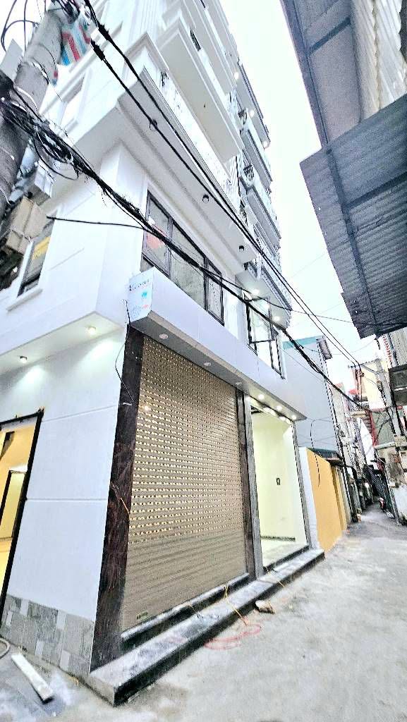 Nhà riêng lô góc Thanh Trì 35m² giá 8 tỷ - Thiết kế hiện đại, tiện ích bạt ngàn!