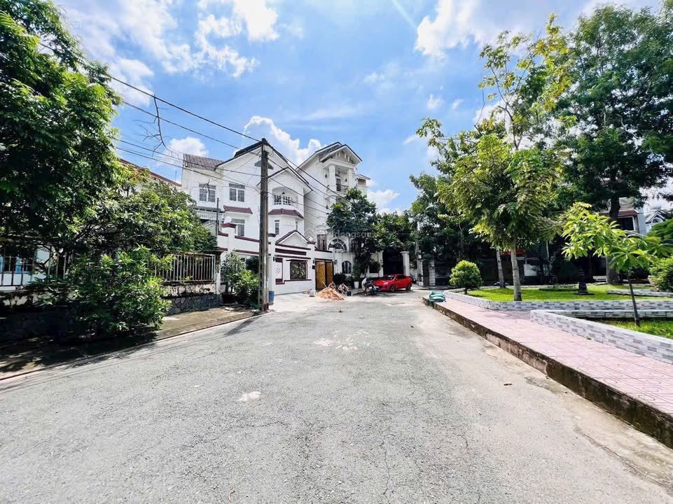 Lô Đất KDC Him Lam Thủ Đức 101m² giá 10 tỷ - Cơ hội đầu tư hấp dẫn!