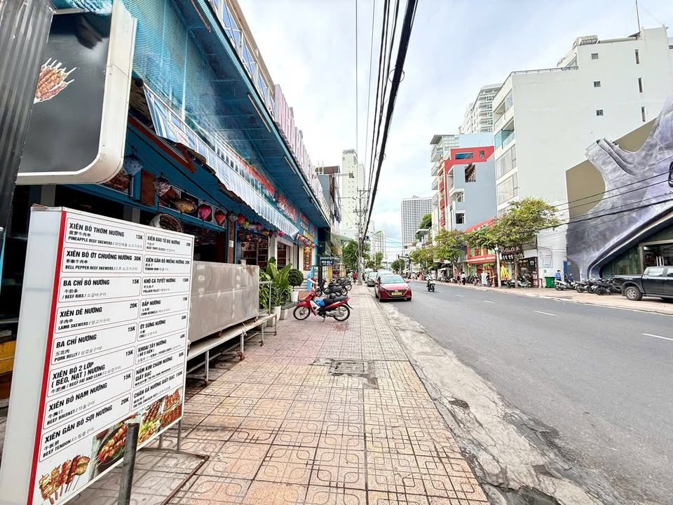 Cho thuê mặt bằng mặt tiền đường Nguyễn Thiện Thuật 90m² giá 150 triệu - Kinh doanh tự do!