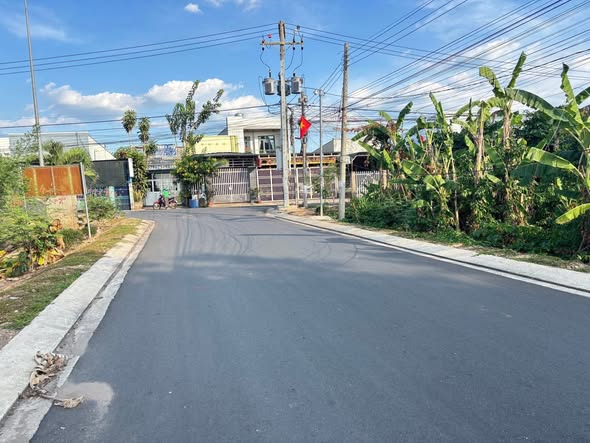 Đất thổ cư mặt tiền đường nhựa lớn tại Định Quán 120m² - Tiềm năng kinh doanh cao!