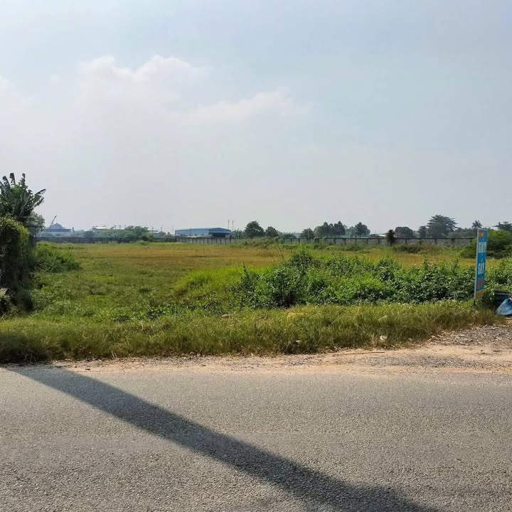 Lô đất mặt tiền Lê Thị Kim, Hóc Môn 28.000m² giá 154 tỷ - Đầu tư lý tưởng!