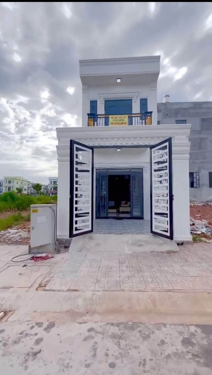 Nhà phố Tân Uyên 64m² giá 1.8 tỷ - Full thổ cư, nội thất tặng kèm!