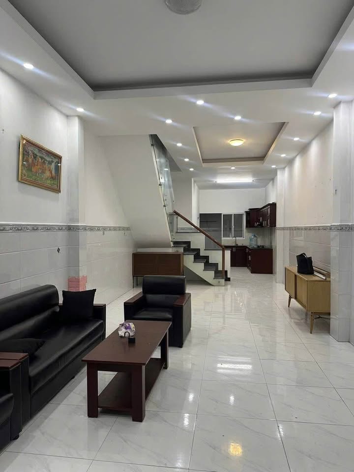 Nhà cho thuê Phú Hòa Thủ Dầu Một 2PN giá 6 triệu - Nội thất đầy đủ, giao thông thuận tiện