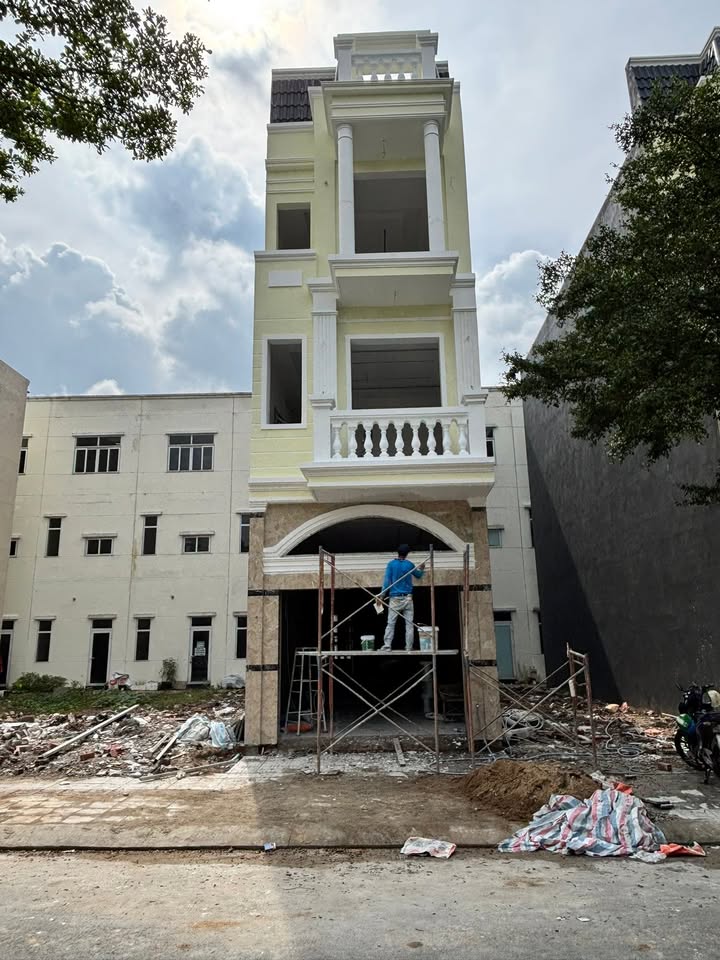 Nhà Dĩ An 60m² giá 5.19 tỷ - Đang hoàn thiện, bàn giao đầy đủ nội thất!