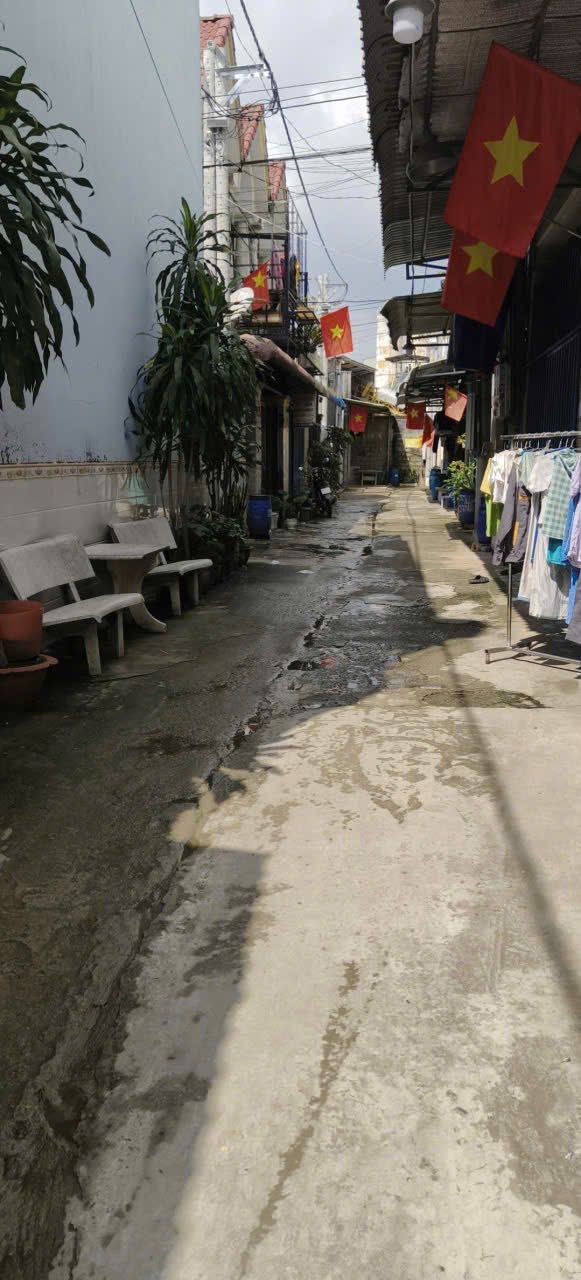 Nhà phố Tân Phước Khánh 44m² giá 820 triệu - Sổ đỏ chính chủ, tiện nghi đầy đủ!