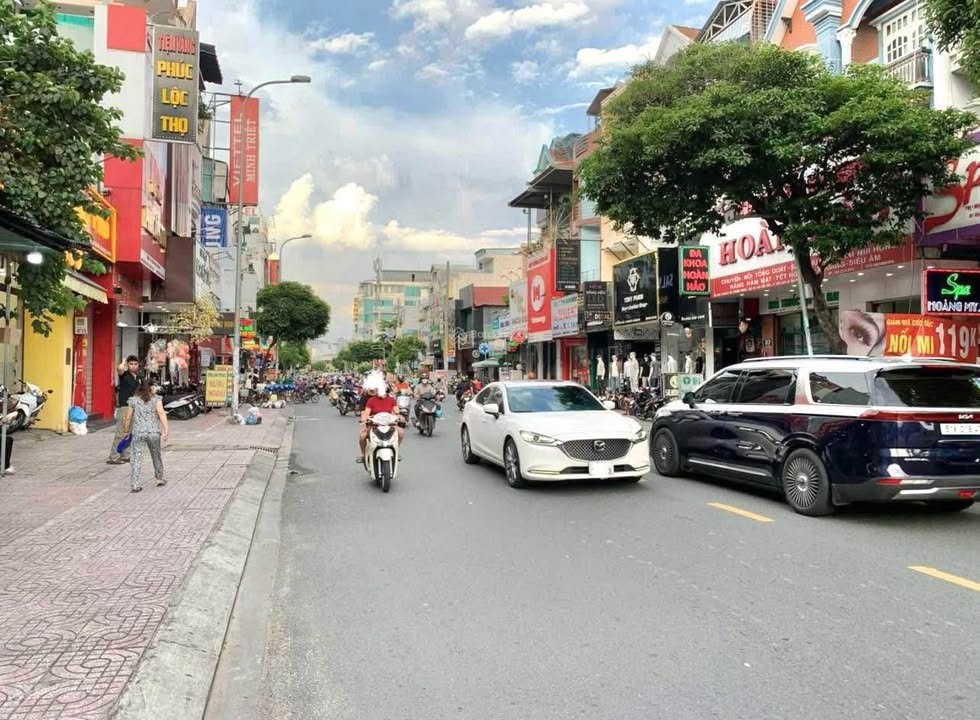 FrontHouse Gò Dầu Tân Phú 74m² giá 11.95 tỷ - Đang kinh doanh Salon Tóc!