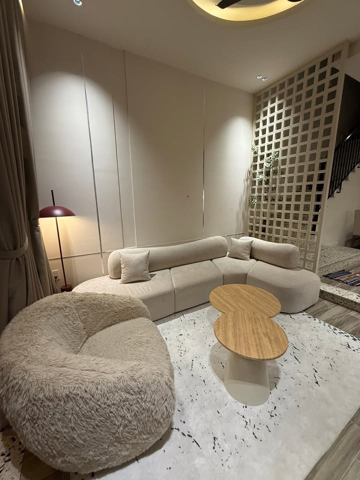 Nhà 3 Tầng Cho Thuê Đường Đinh Tiên Hoàng 85m² - Nội Thất Sang Trọng, Giá Tốt