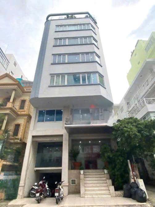 Cho thuê mặt bằng đẹp tại Quận 1, diện tích 171m² - Kinh doanh tự do ngay mặt tiền!