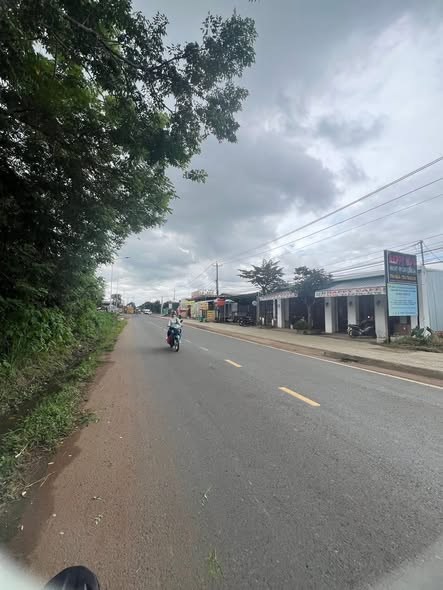 Đất nền mặt tiền Quốc lộ 27, Hạ Đa Me, 975m² giá 9.75 tỷ - Địa thế đẹp, tiện ích đầy đủ!