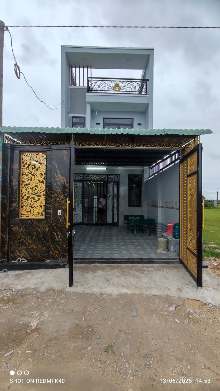 Nhà mới xây 130m² tại Mỹ Hạnh Bắc, Đức Hòa - Sổ hồng riêng, giá chỉ 2.15 tỷ!