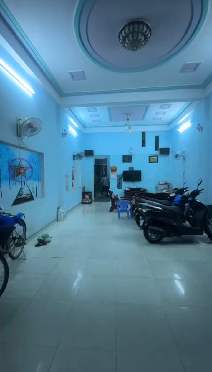 Bán nhà mặt tiền Hoàng Văn Thụ, TP. Quy Nhơn 94m² giá 8.4 tỷ - Vị trí kinh doanh đắc địa!