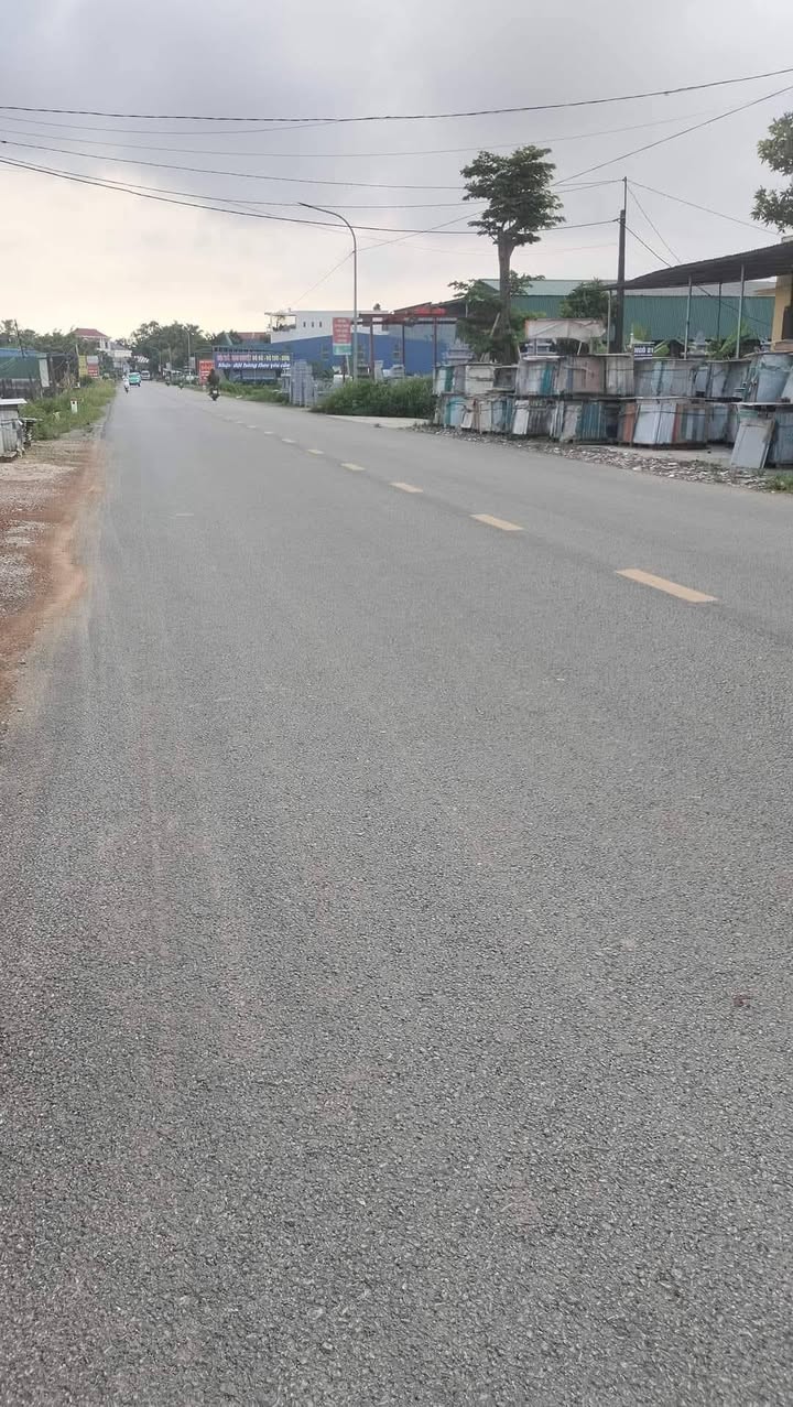 Đất nền 120m² mặt đường 504 xã Quảng Hợp - Kinh doanh thuận lợi chỉ 1.2 tỷ!