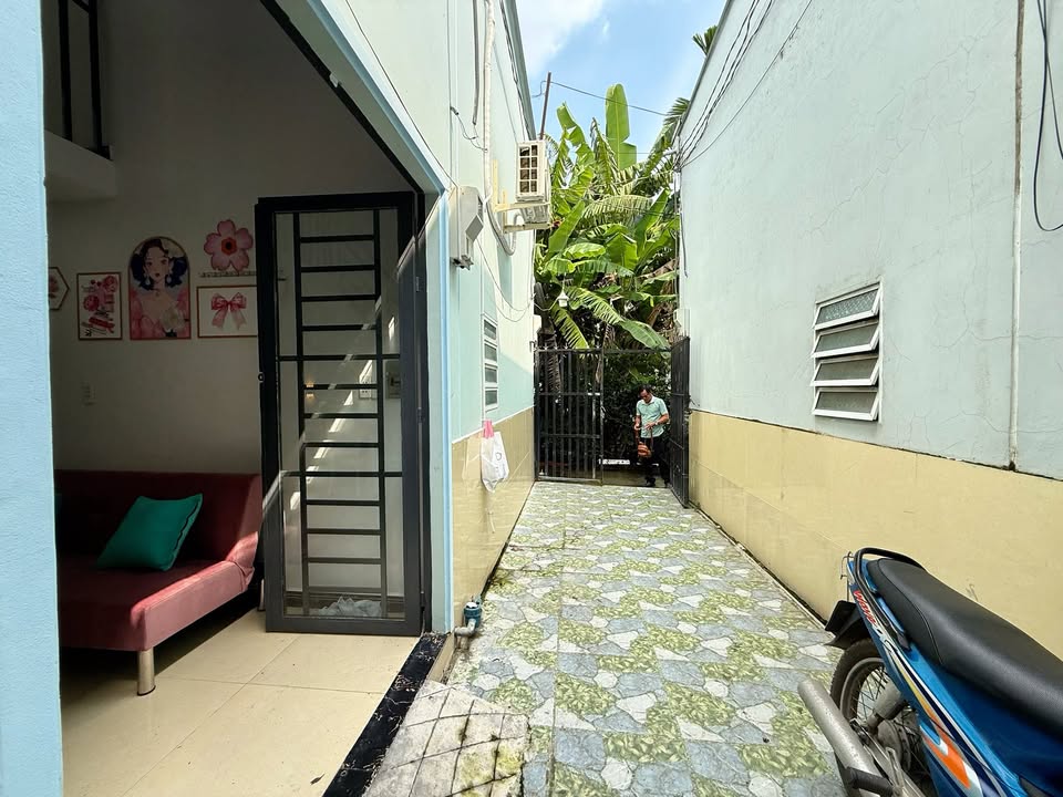 Nhà gác lửng Ấp 2, xã Mỹ Yên, Bến Lức 20m² giá 450 triệu - Sổ hồng riêng, nội thất đầy đủ!