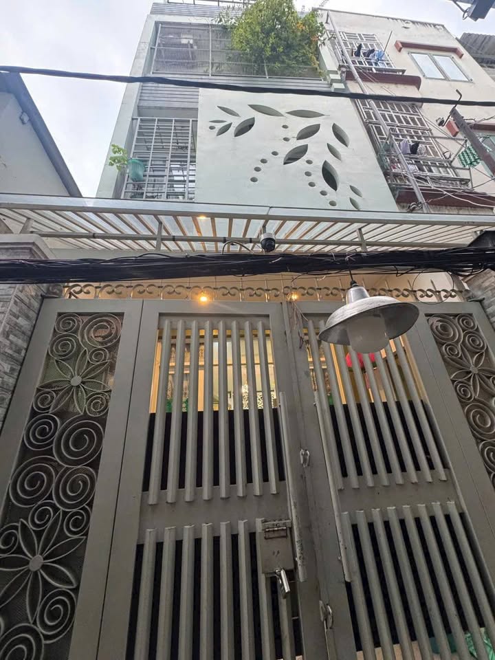 Nhà phố quận 3, đường Hoàng Sa 61m² giá 13 tỷ - Vị trí đẹp, an ninh tốt!