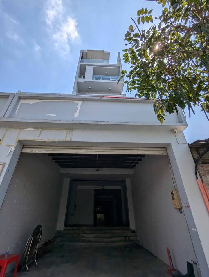 Bán nhà mặt tiền Phạm Thế Hiển, Quận 8 - Diện tích 420m², đầu tư lý tưởng!