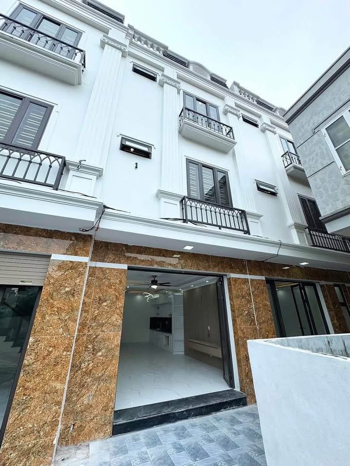 Nhà đẹp xây mới đường Bùi Tự Nhiên, Phương Lưu 40m² giá chỉ 3.05 tỷ - Thiết kế hiện đại, sẵn sàng ở ngay!