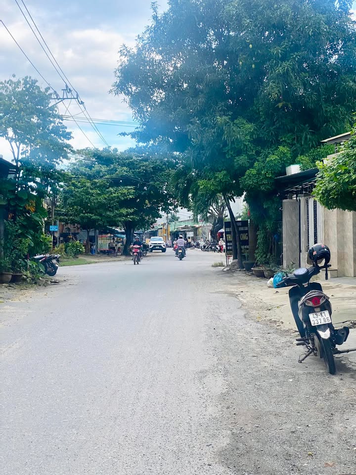 Đất nền Hòa Tiến, Đà Nẵng 100m² giá 1 tỷ - Đường ô tô, dân cư đông đúc!