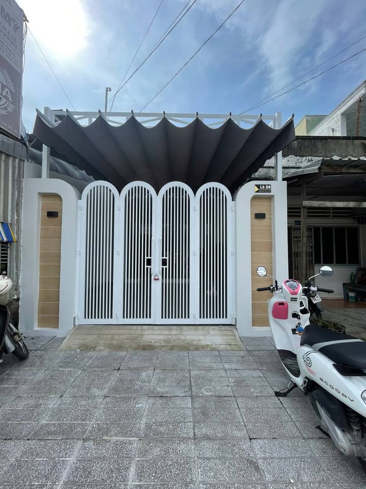 Nhà mặt tiền Ngọc Hân Công Chúa, Vĩnh Quang, 100m² giá 2.345 tỷ - Tặng full nội thất!