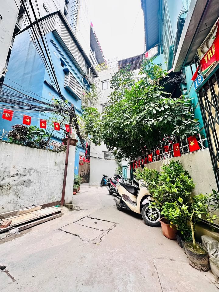 Đất Lạc Long Quân Cầu Giấy 50m² giá 13 tỷ - Đầu tư sinh lời ngay!