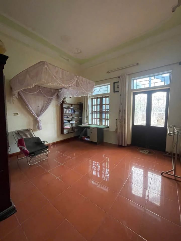 Nhà 2 tầng Phú Sơn Bỉm Sơn 112m² giá chỉ 2 tỷ - Đầy đủ công năng, sẵn ở ngay!