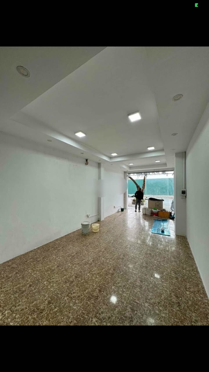 Nhà mặt đường kinh doanh ô tô Tránh Đỗ tại Phương Liệt Thanh Xuân 100m² giá 25 triệu - Thích hợp cho mọi loại hình kinh doanh!