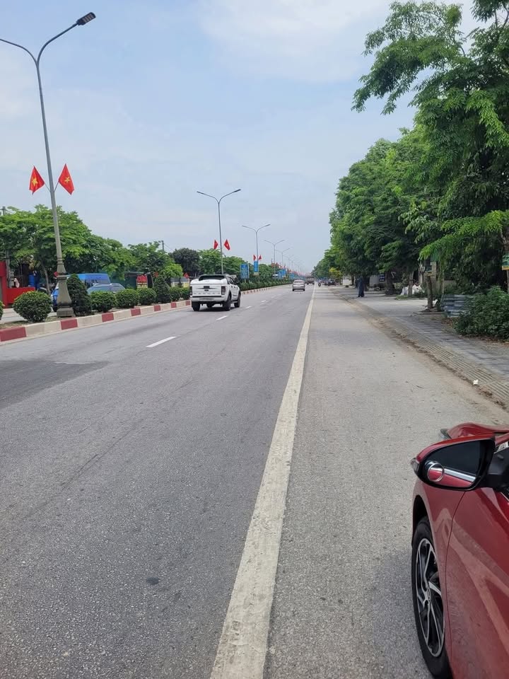 Đất mặt tiền Quốc lộ 1A Nghèn, Can Lộc 160m² chỉ 4.8 tỷ - Kinh doanh thuận lợi!