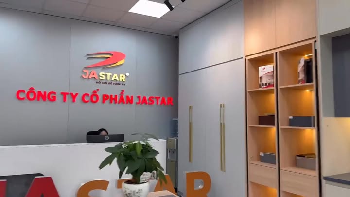 Cho thuê nhà 6 tầng mặt đường Tố Hữu, Hà Đông - Thang máy, đầy đủ tiện nghi